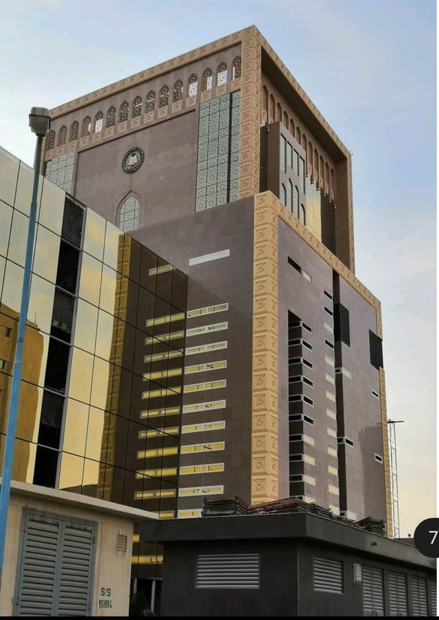 office building 640x903